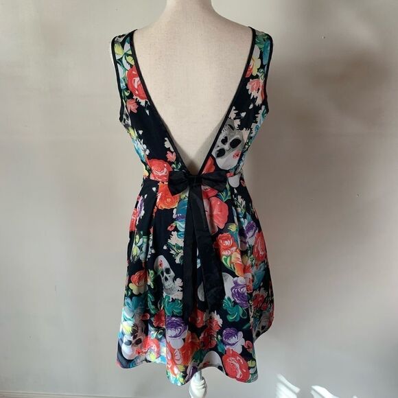 JF Skull & Floral Low V Neck Dress Sz M - Picture 6 of 12